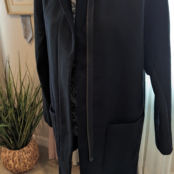 Black high neck winter coat New size M - Picture 6 of 11